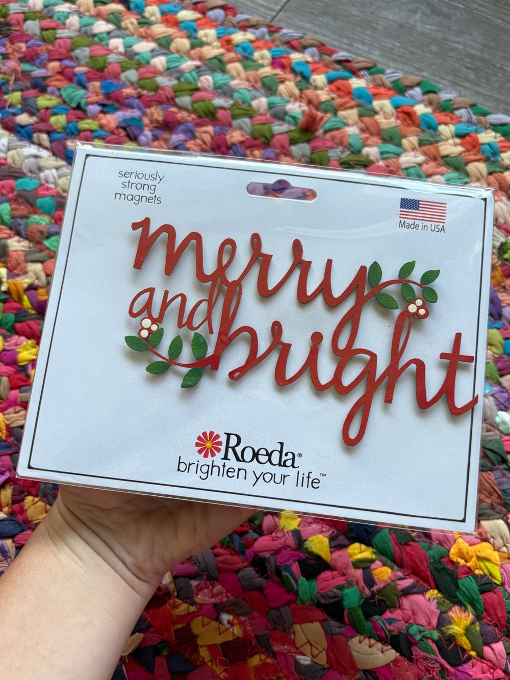 ROEDA HAND-PAINTED METAL CHRISTMAS MERRY AND BRIGHT MAGNET